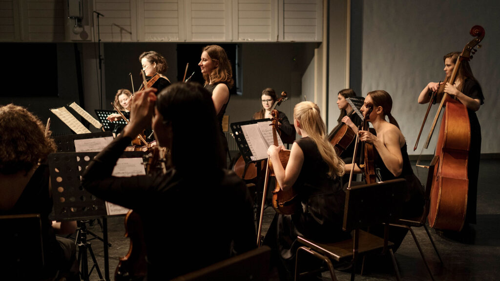 Lire la suite à propos de l’article Quel est le nombre de musiciens dans un orchestre symphonique ?